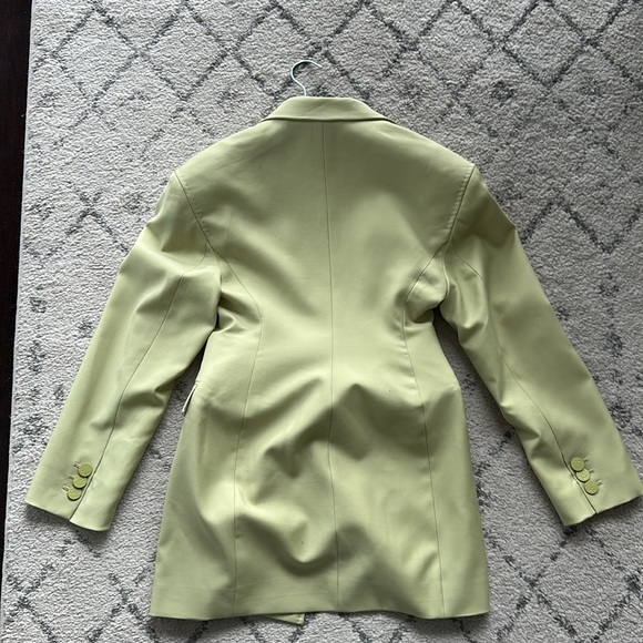 Aritzia Babaton Blazer - Size 6 Lime Green - Picture 2 of 2